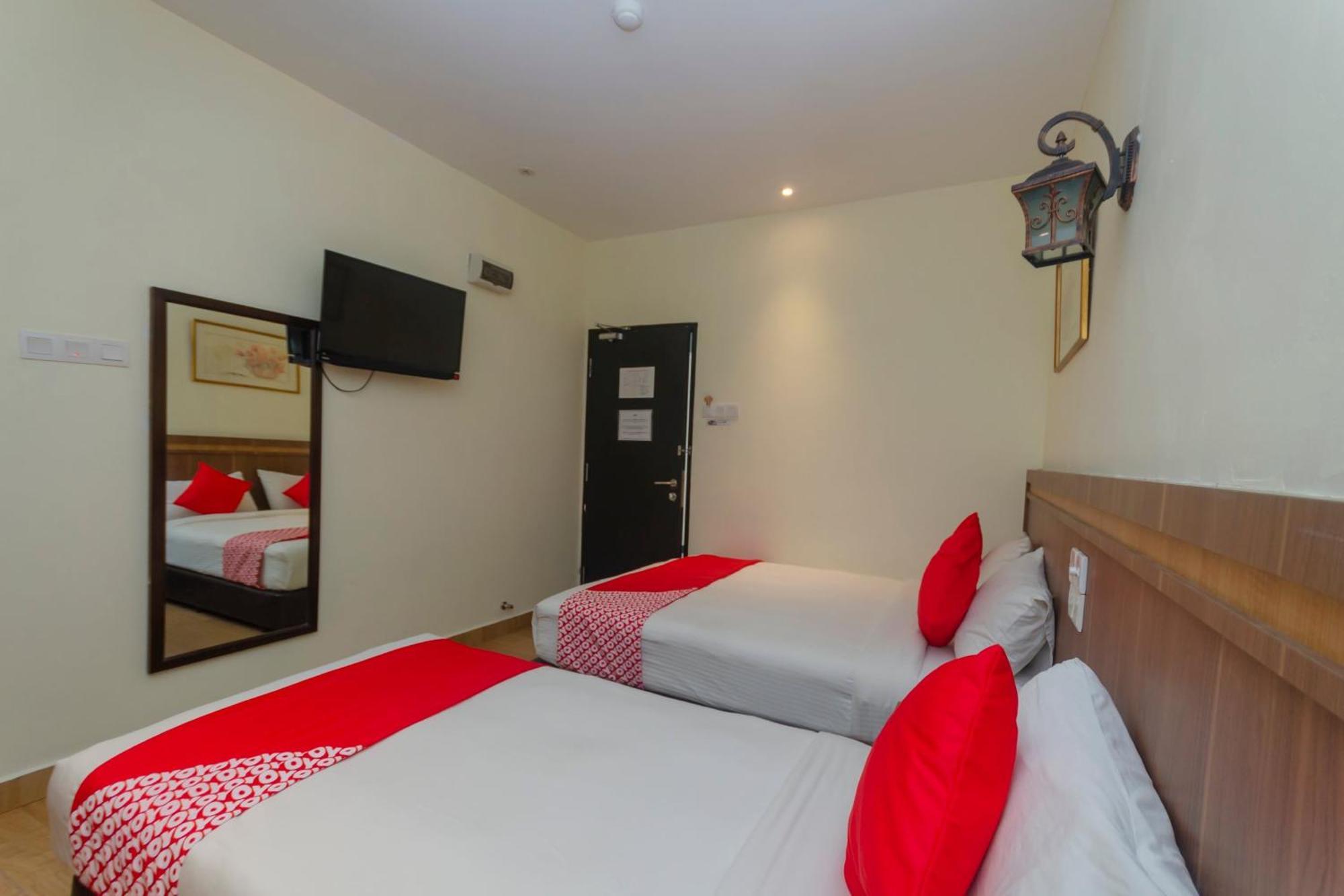 Super Oyo 596 The Vintage Hotel Johor Bahru Exterior photo